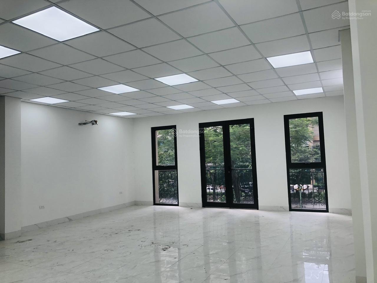 Cho thuê văn phòng mặt phố Nguyễn Thanh Bình - Tố Hữu, 70m2. Sàn thông mới đẹp Cho thuê văn phòng mặt phố Nguyễn Thanh Bình - Tố Hữu, 70m2. Sàn thông mới đẹp