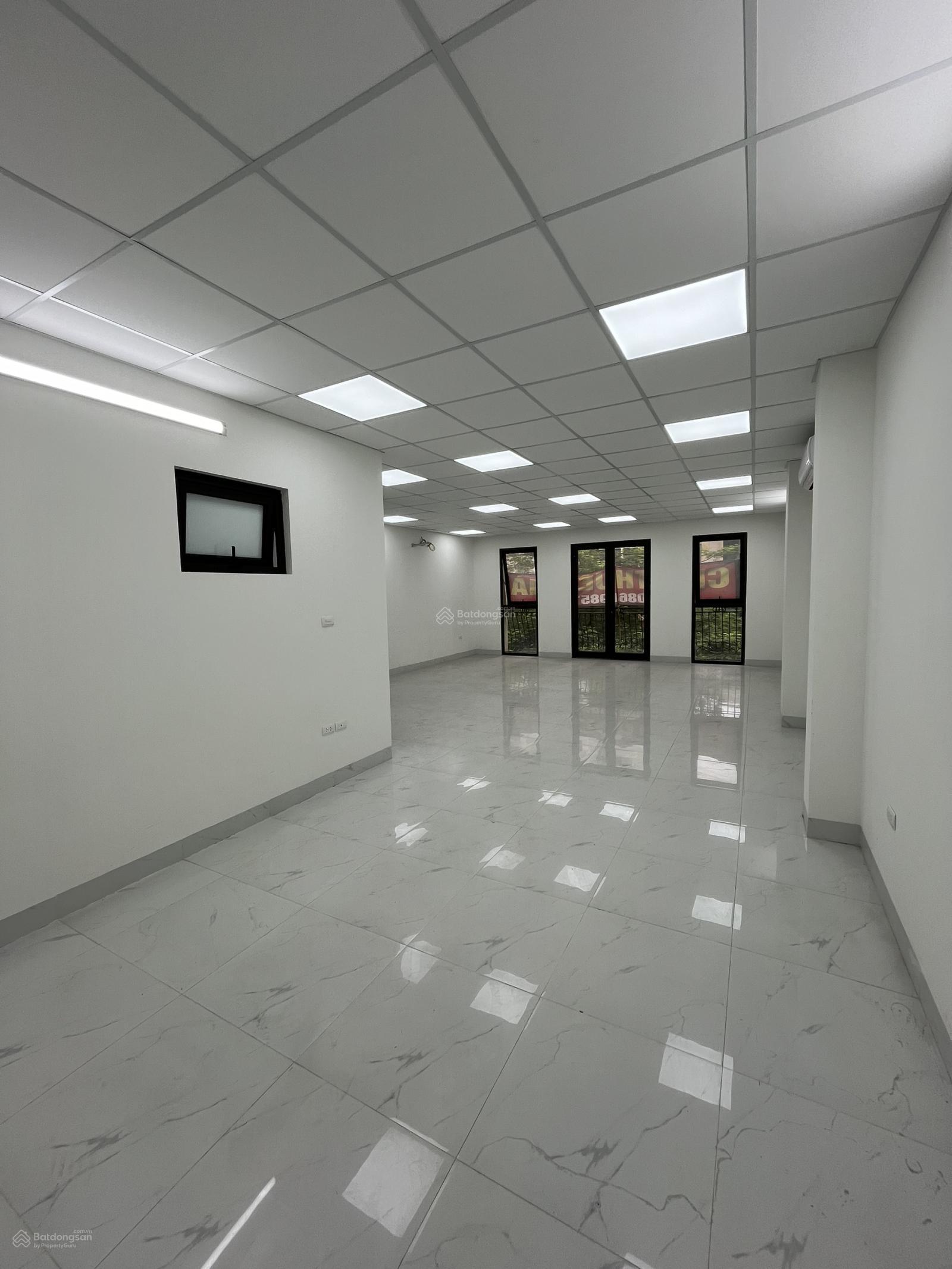 Cho thuê văn phòng mặt phố Nguyễn Thanh Bình - Tố Hữu, 70m2. Sàn thông mới đẹp Cho thuê văn phòng mặt phố Nguyễn Thanh Bình - Tố Hữu, 70m2. Sàn thông mới đẹp