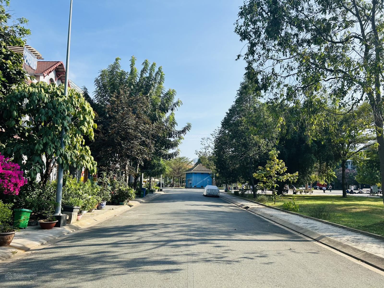 34,5 tỷ /DT 233m2, căn biệt thự sân vườn có hầm giá tốt nhất Phú mỹ vạn phát hưng. LH 0906 459 *** 34,5 tỷ /DT 233m2, căn biệt thự sân vườn có hầm giá tốt nhất Phú mỹ vạn phát hưng. LH 0906 459 ***