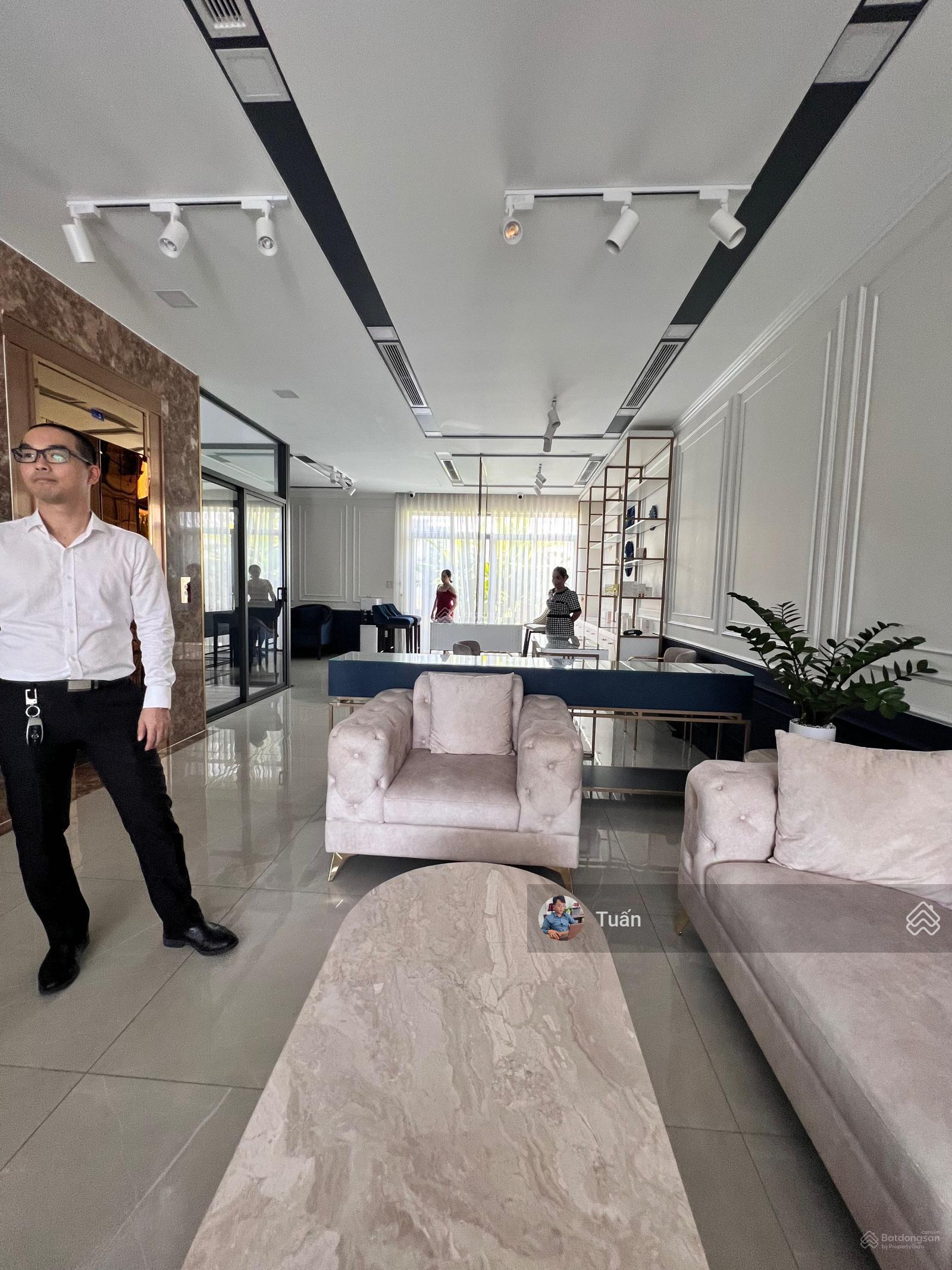 Cho thuê nhà ngay TTHC TP Thủ Đức. Hầm 3 lầu trống suốt. 7x20m. Thang máy. Nhà mới. Giá 50tr/tháng