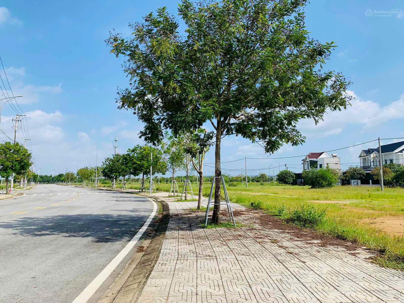 BÁN ĐẤT MẶT TIỀN KINH DOANH DỰ ÁN HỖN HỢP VSIP QUẢNG NGÃI - GIÁ RẺ CHỈ 2,35 TỶ