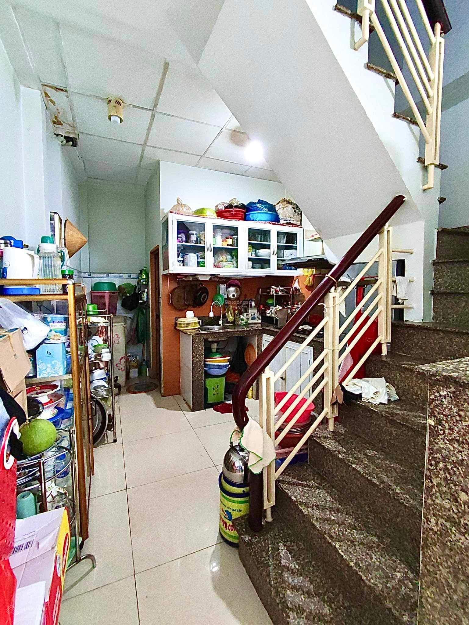 Nhà đẹp lâu năm, hẻm 6m - Cách Mạng Tháng 8 - 26/28m2, 3 tầng - nhỉnh 3 tỷ