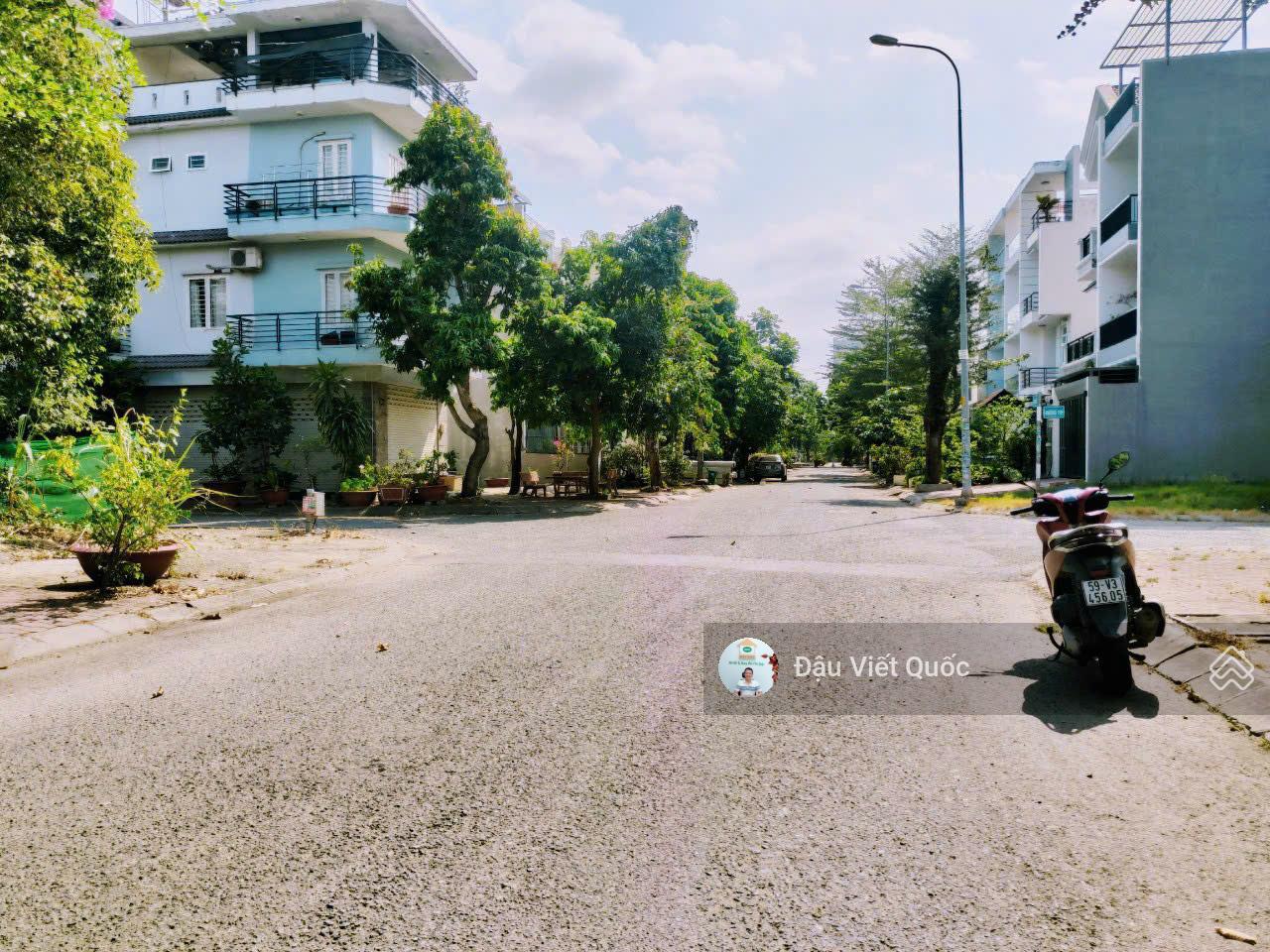 Bán nhanh 2 lô đất: 140m2 (7x20m), 90m2 (4,5x20m) KDC Nam Long TP. Thủ Đức (Q9), LH 0914 920 ***