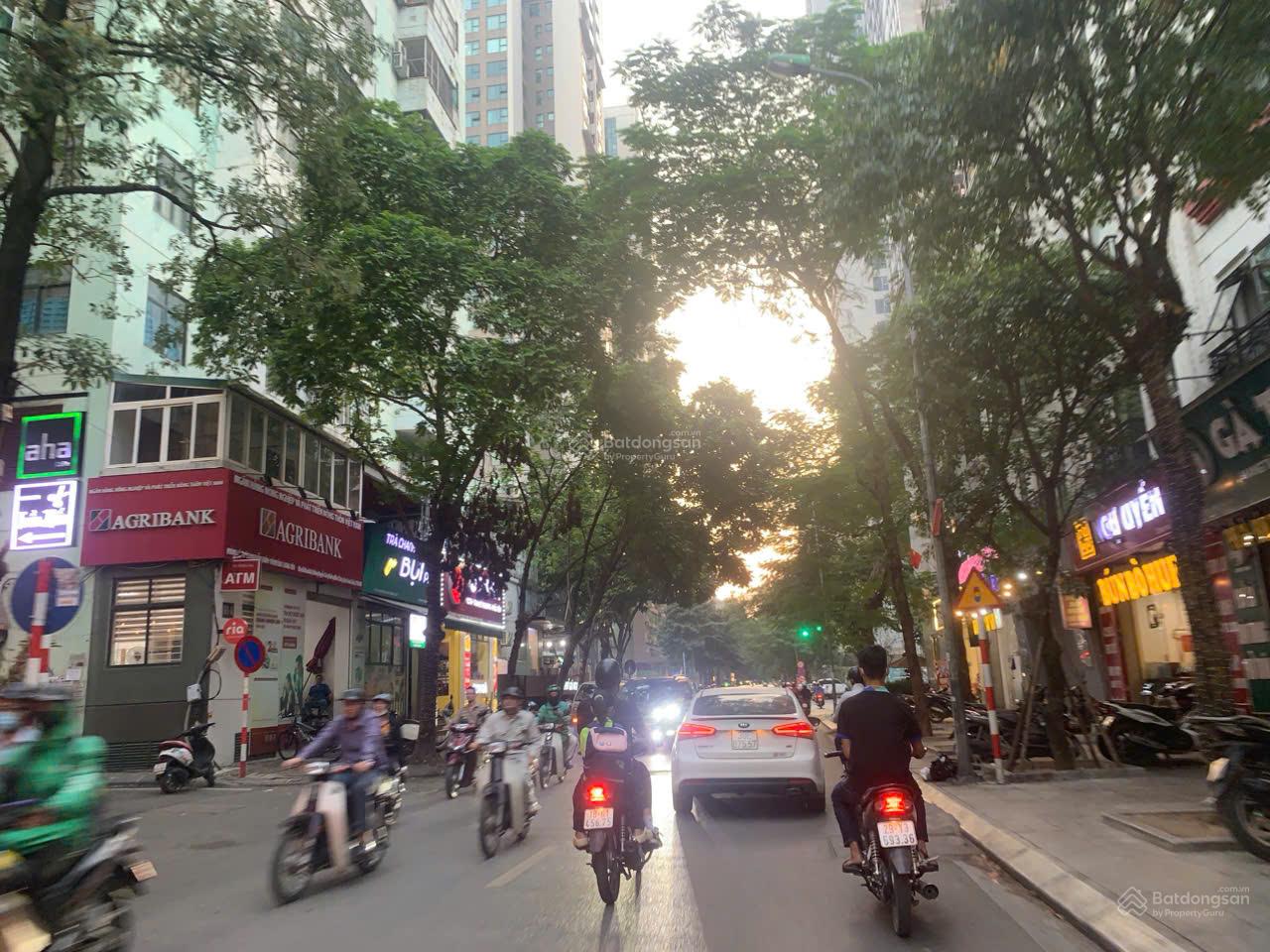 Chính chủ bán gấp nhà liền kề 90 đường Nguyễn Tuân 80m2, phân lô, thang máy, kinh doanh, giá 42 tỷ Chính chủ bán gấp nhà liền kề 90 đường Nguyễn Tuân 80m2, phân lô, thang máy, kinh doanh, giá 42 tỷ