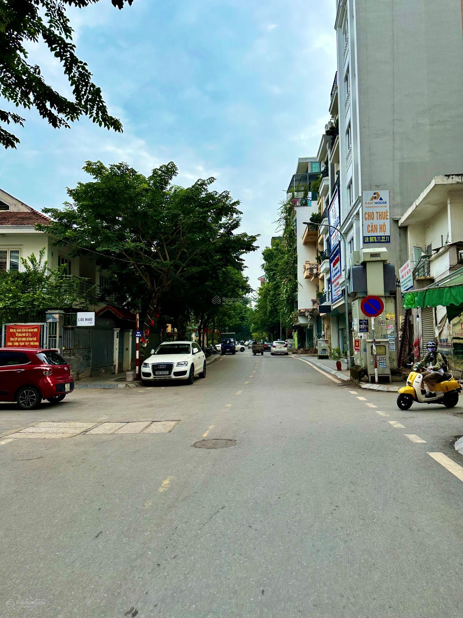 Cần bán nhà mặt phố Võng Thị, Quận Tây Hồ. DT Sổ 102m2 x 8T, MT 5,5m. Vị trí nhà đẹp - KD sầm uất