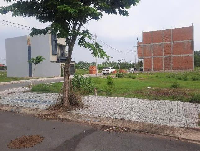 Ra gấp lô đất 175m2 giá 2ty8 ngay UBND nhơn trạch sát chục chính Nguyễn Hữu Cảnh . Sổ Sẵn
