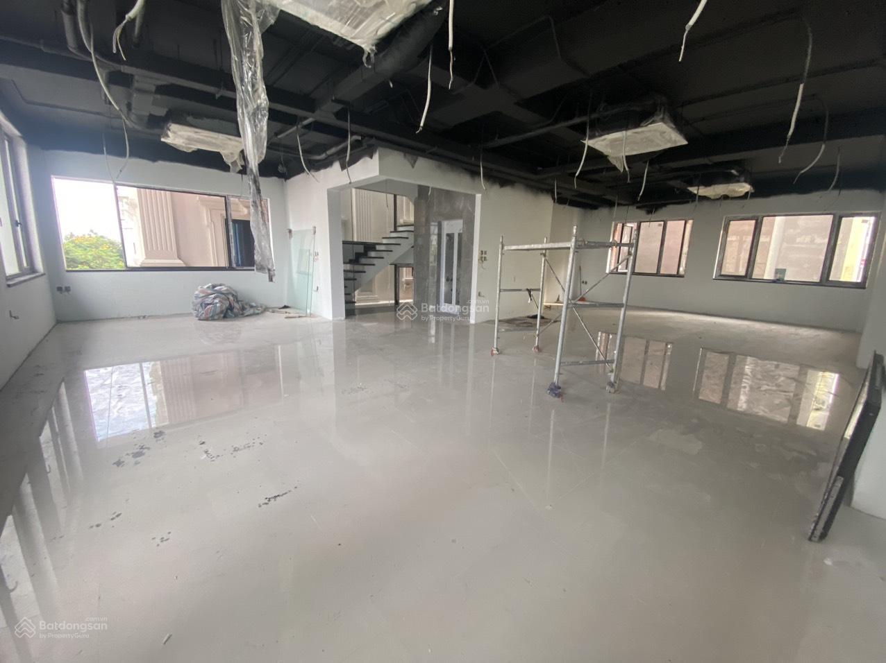 Cho thuê nhà Nguyễn Xiển, khu biệt thự cao cấp, DT 165m2, 6 tầng, thông sàn, thang máy Giá 75 triệu