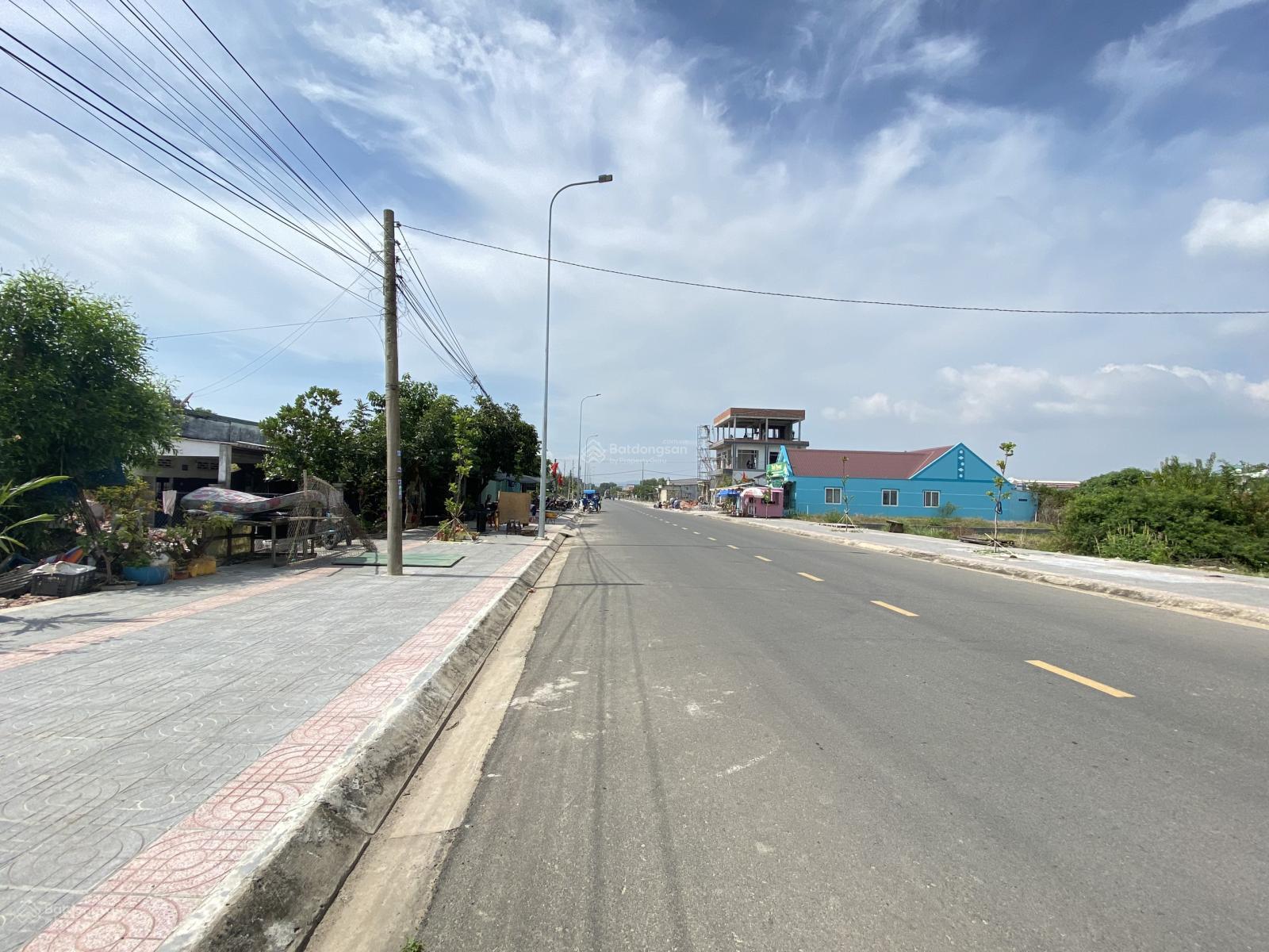 Bán nhanh đất mặt tiền đường Hàng Dương (đường rộng 22m), biển Lộc An. DT 286m2 (15x19) full thổ cư