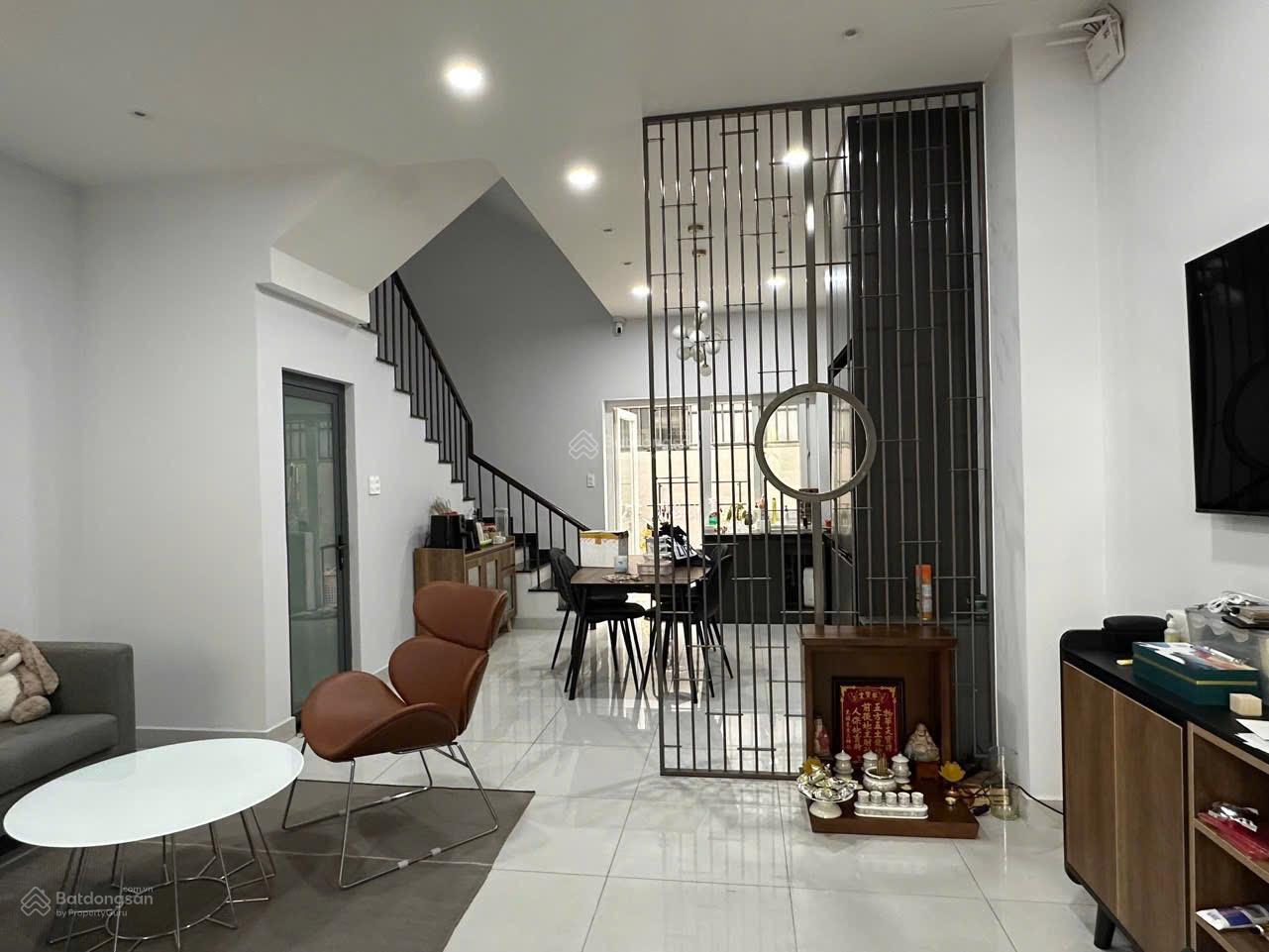 Cho thuê nhà nguyên căn Verosa Park mới chưa sử dụng 5x23 thiết kế 3 tầng view thoáng giá 22tr