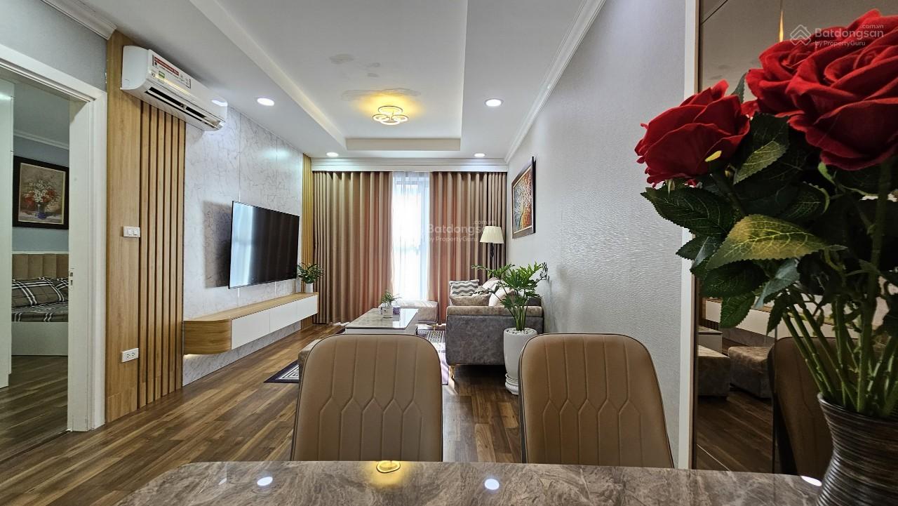 Chính chủ bán CH 3N-2VS. Dt: 110m. Giá: 8 tỷ. Đc: C14 - Bộ Công An, Tố Hữu. Nội thất đầy đủ. Chính chủ bán CH 3N-2VS. Dt: 110m. Giá: 8 tỷ. Đc: C14 - Bộ Công An, Tố Hữu. Nội thất đầy đủ.