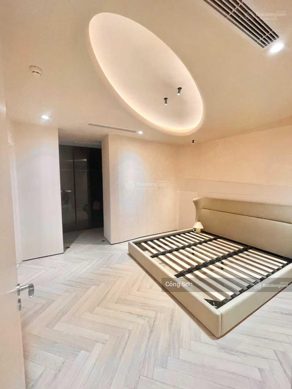 Siêu phẩm Golden Park căn 82m2. Nội thất làm hết 2.5 tỷ sổ đỏ chính chủ làm việc trực tiếp Siêu phẩm Golden Park căn 82m2. Nội thất làm hết 2.5 tỷ sổ đỏ chính chủ làm việc trực tiếp