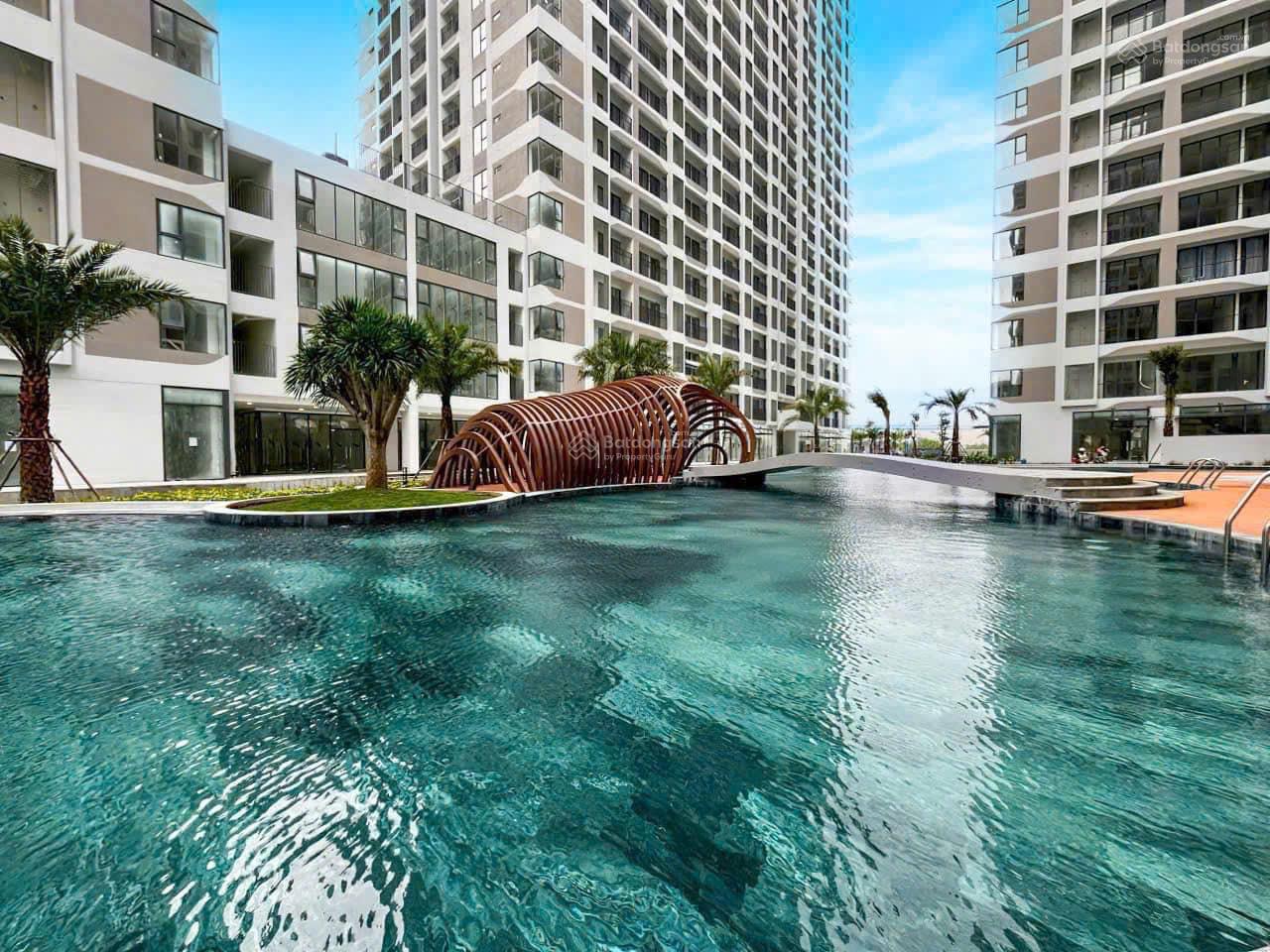 Cho thuê căn hộ MT 63m2, view hồ bơi, rèm + 1 máy lạnh, giường, tủ, bàn ăn, bếp, máy hút mùi 6,5tr