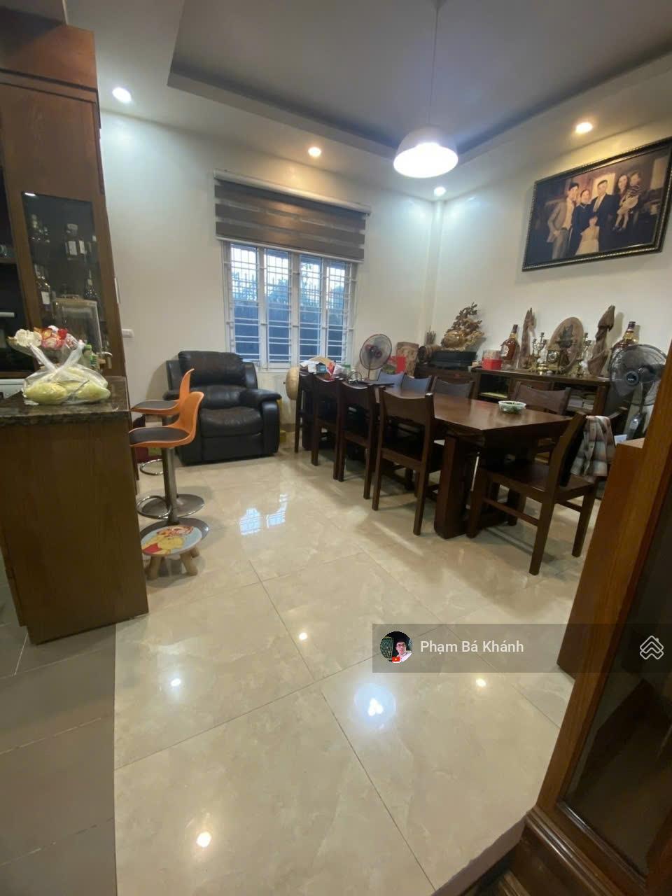 Bán nhà Tư Đình, Long Biên, lô góc 3 thoáng, 130m2, 4 tầng, MT15m, 22.5 tỷ