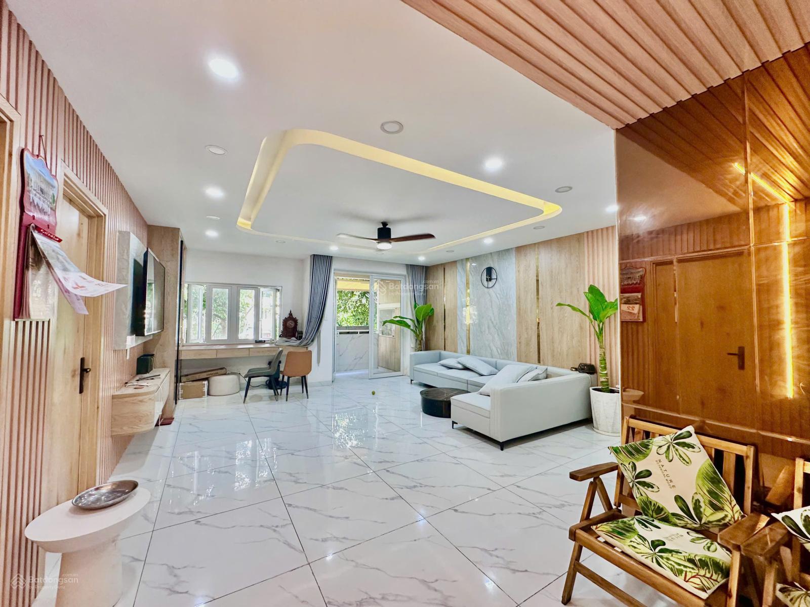 Bán căn hộ Hưng Vượng 2, DT 148m2, có bancong rộng lớn, 3PN 2WC, full NT, giá 8,2 tỷ - hàng hiếm