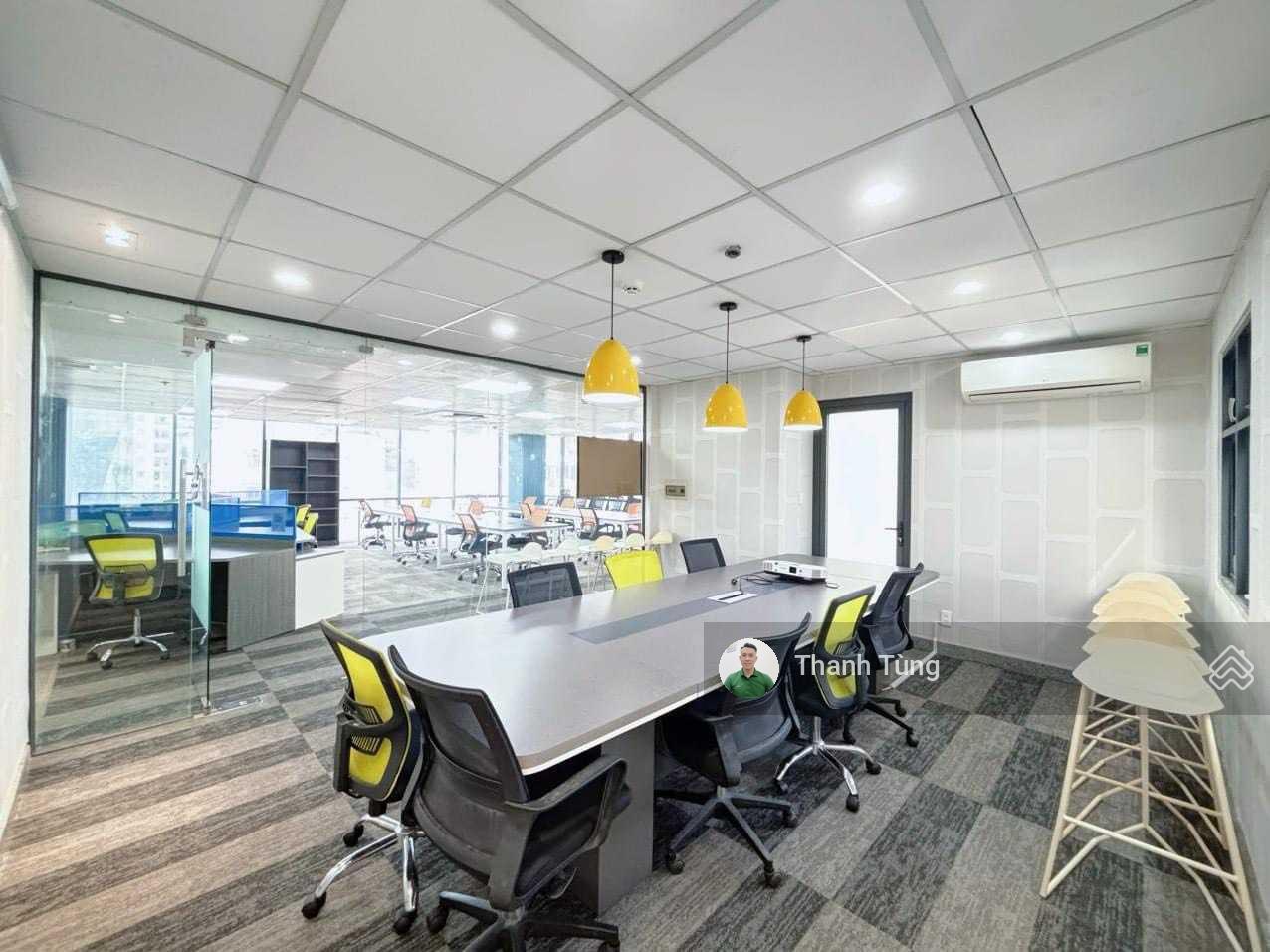 Tòa nhà góc 2MT Trần Hưng Đạo, Quận 1 - 8.5x18m - 6 tầng - HĐT 200 triệu - giá 60 tỷ