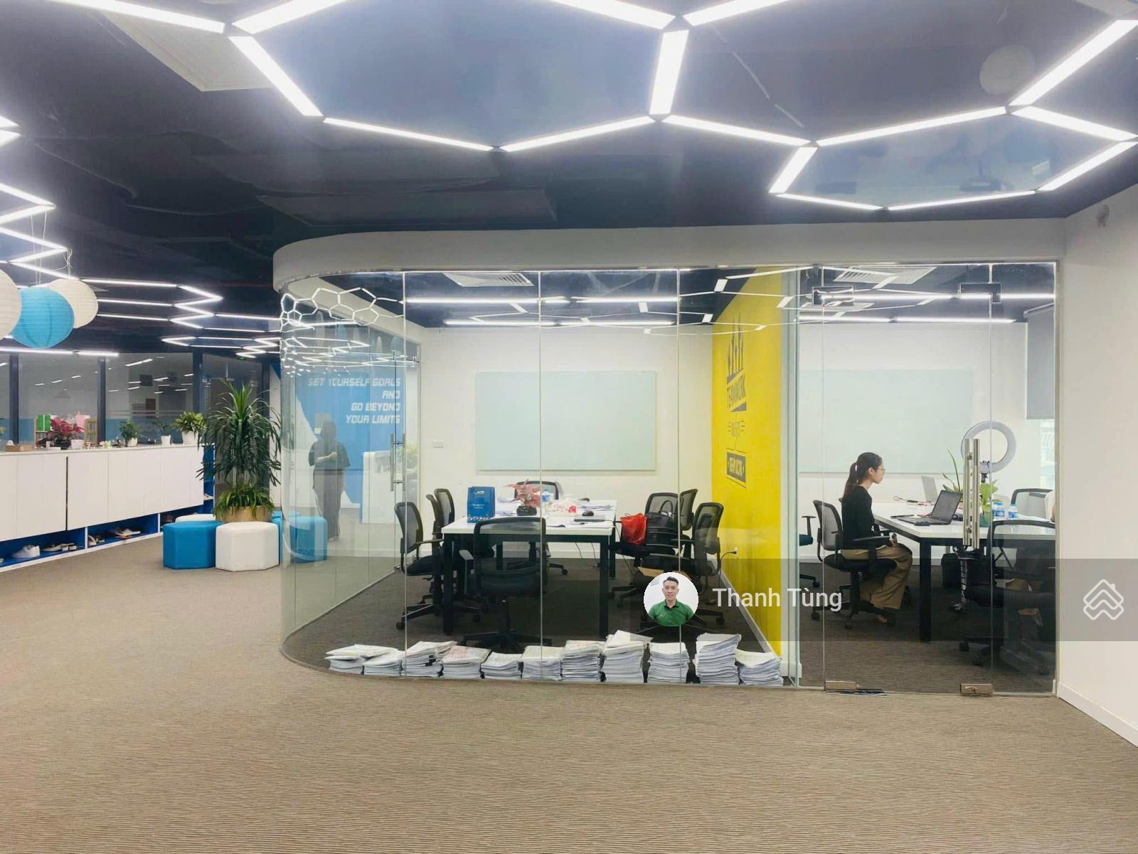 Tòa nhà góc 2MT Trần Hưng Đạo, Quận 1 - 8.5x18m - 6 tầng - HĐT 200 triệu - giá 60 tỷ