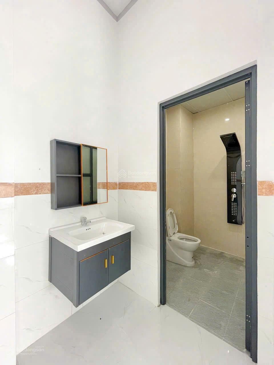 Gia đình chuyển về quê bán gấp căn biệt thự mini nằm cuối đường Huỳnh Văn Nghệ