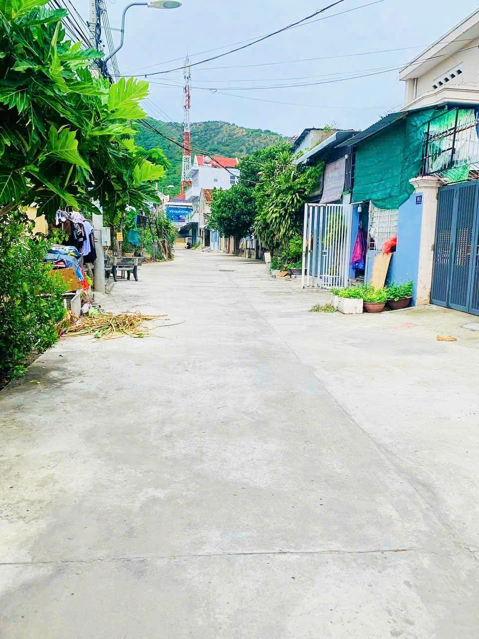 Nhà 2 tầng, 1 tum Sử Hy Nhan, cách biển 300m sau QH là góc 2 mặt tiền