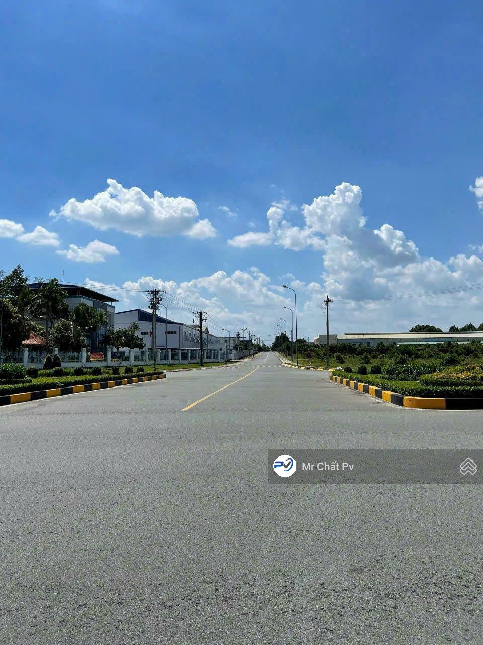 Bán đất 28101m2 ngay KCN Vsip 2 - Kế bên trung tâm TP Mới - 0933 359 ***
