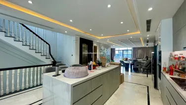 Chủ Cần bán mặt tiền Nguyễn Thị Nhung, 9x20m, Tòa Nhà 6 Tầng hoàn thiện, kinh doanh tốt, đường lớn