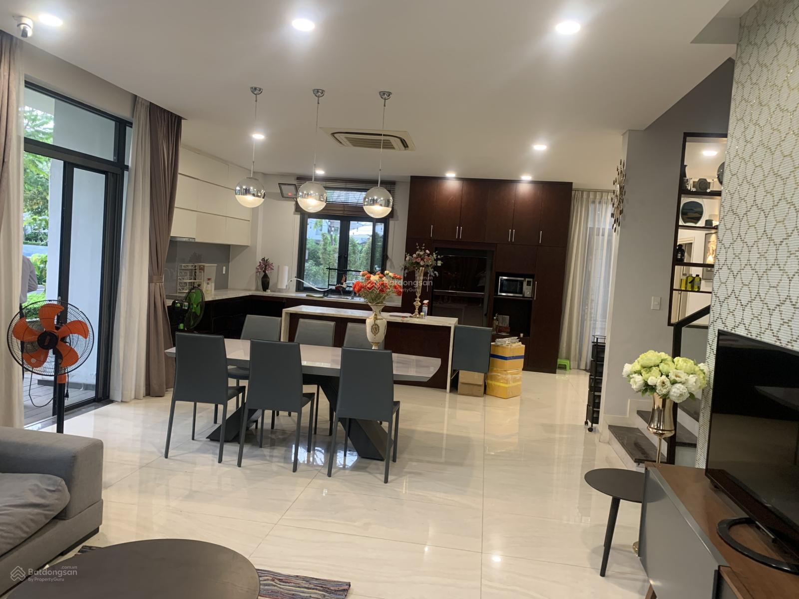 Bán nhà biệt thự Mega Village Khang Điền nội thất DT 10x15m=150m2 bán giá 14 tỷ, 0902 442 ***