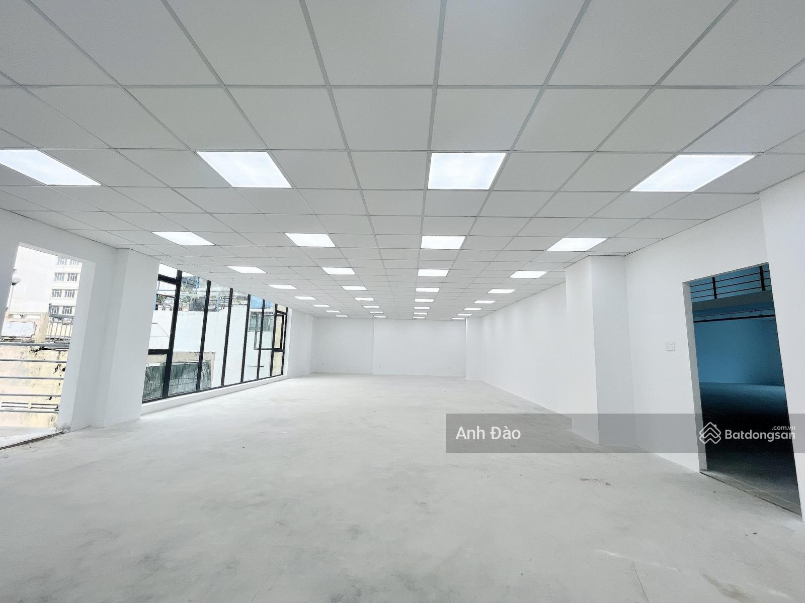 Cho thuê nhà mới mặt tiền Nguyễn Tri Phương Quận 10