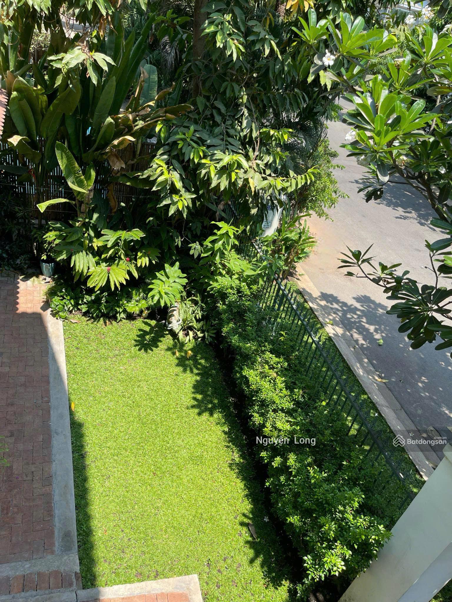 Bán nhà MT siêu hiếm Nguyễn Văn Hưởng, Phường Thảo Điền 20x21m, HDT 250 triệu giá 110 tỷ