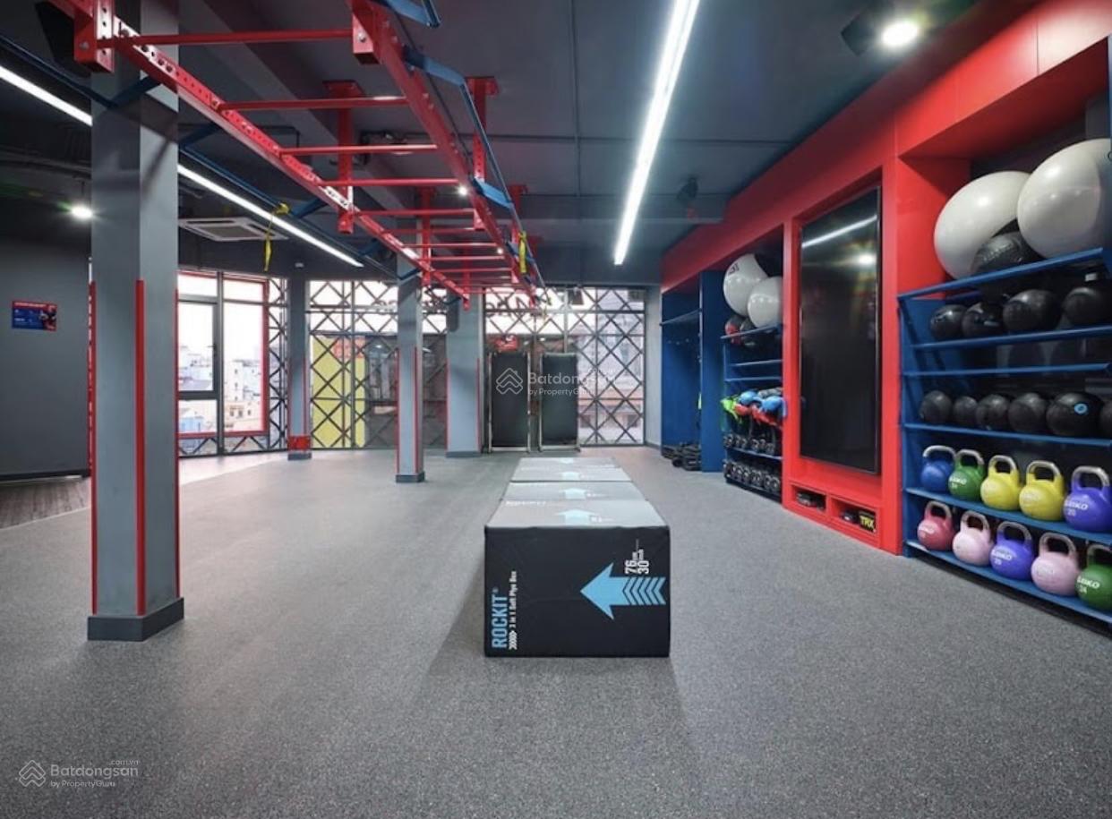 Mặt tiền 11m ngay vòng xoay Cống Quỳnh - Nguyễn Trãi, Quận 1 (Trệt 5 lầu). Vị trí đẹp, nhà mới 100%