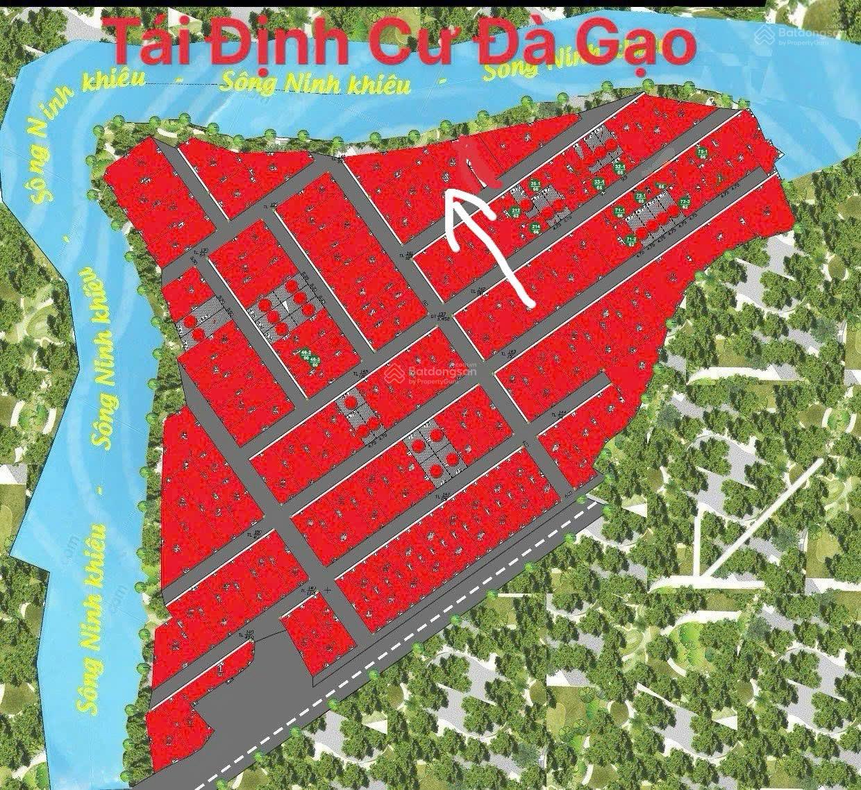 Cắt lỗ giá rẻ mảnh đất 99m2 ngay ngã ba chợ Hòa Lạc vào 1p kinh doanh buôn bán luôn