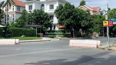 Bán biệt thự góc 3mt đường lớn Nam Thông 2 PMH DT 284,2m2 6pn nhà đẹp giá 119,99 tỷ LH 0938 775 ***