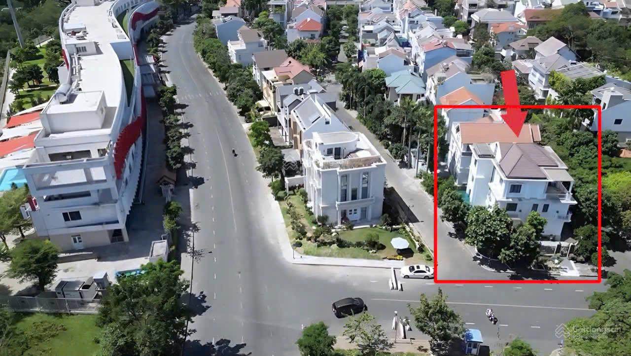 Bán biệt thự góc 3mt đường lớn Nam Thông 2 PMH DT 284,2m2 6pn nhà đẹp giá 119,99 tỷ LH 0938 775 *** Bán biệt thự góc 3mt đường lớn Nam Thông 2 PMH DT 284,2m2 6pn nhà đẹp giá 119,99 tỷ LH 0938 775 ***