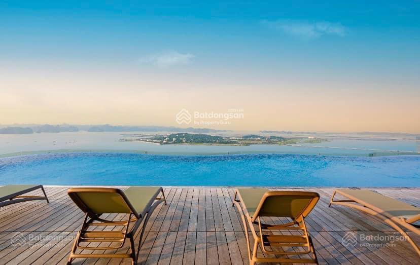 Bán nhanh giá 2 tỉ căn hộ mặt biển A La Carte tầng cao, view trực diện Vịnh HL. Call: 0366 013 ***