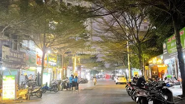 Bán gấp liền kề 135m2, MT 10m, giá 30 tỷ nhà hoàn thiện, ngay đường 22m. Liên hệ: 0963 689 ***