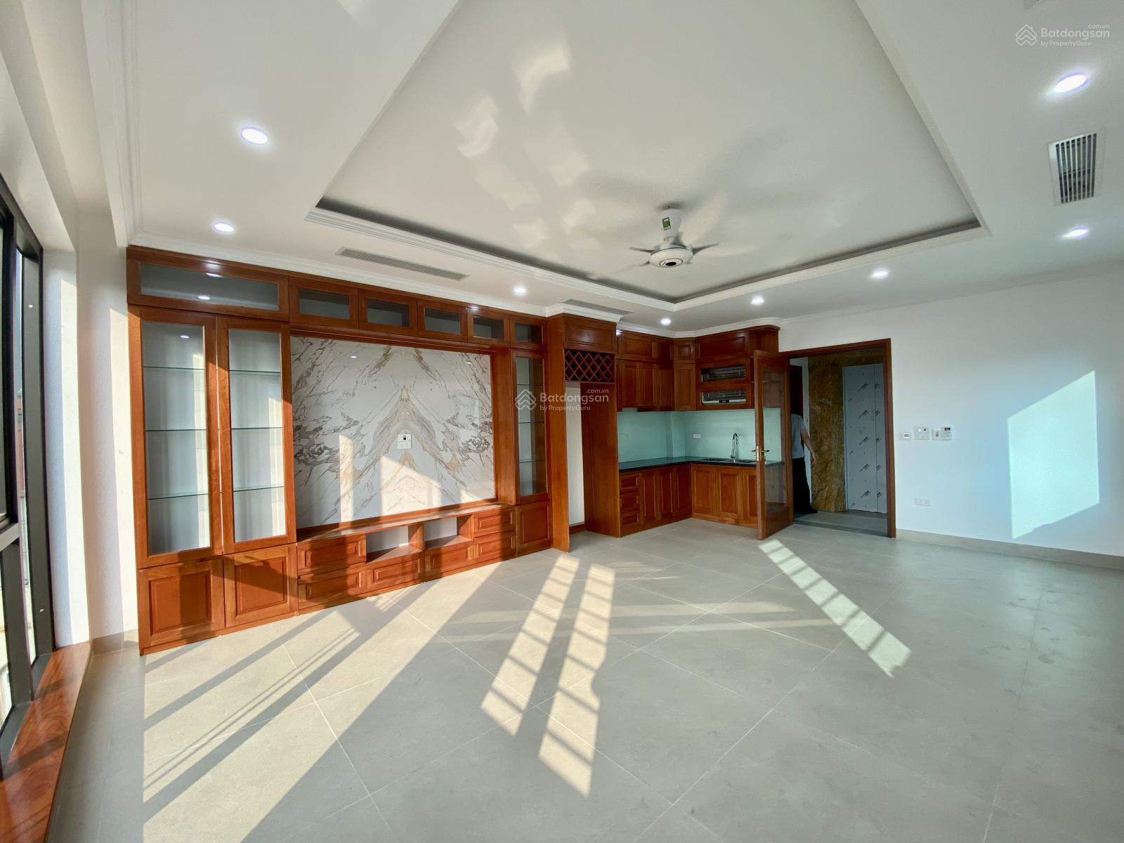 Chính chủ bán toà văn phòng 7,5 tầng thang máy cực đẹp mặt phố Nguyễn Đổng Chi, kinh doanh cực tốt