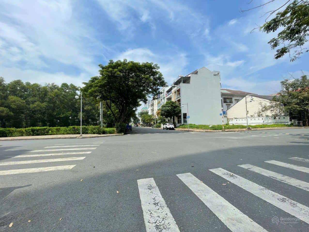 Bán đất nhà phố lô góc 2 đường lớn Nam Thiên 3 PMH DT 275m2 view cv giá 120 tỷ, LH 0938 775 *** Bán đất nhà phố lô góc 2 đường lớn Nam Thiên 3 PMH DT 275m2 view cv giá 120 tỷ, LH 0938 775 ***