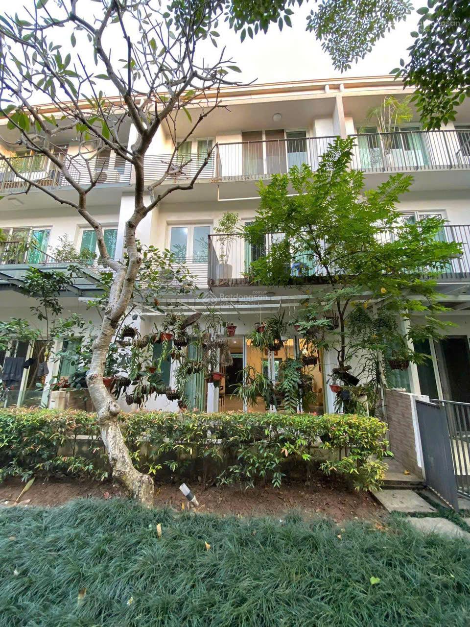 Bán liền kề 120m2 Nadyne Garden - Park City, 3 tầng, khi vip giá chỉ 30.5 tỷ