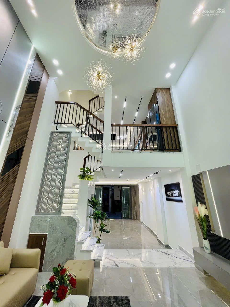 Chính chủ bán nhà đường Nguyễn Thị Minh Khai, P5, Quận 3, 70m2, 3tỷ770tr, đang cho thuê 25 tr/th