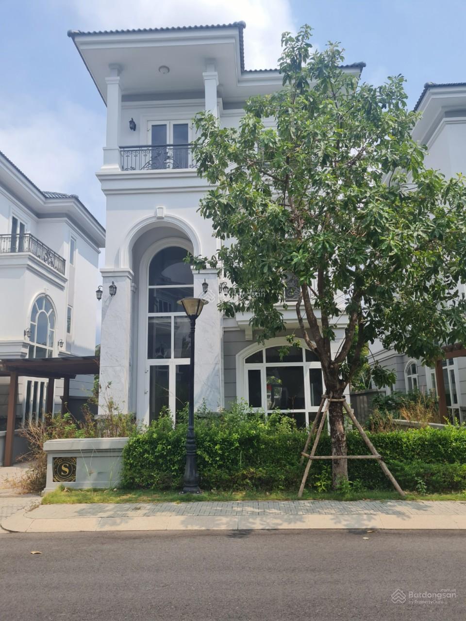 Biệt thự song lập Sol Villas, vị trí cực đẹp, chỉ 25 tỷ, sổ hồng. Hàng tốt. LH 0902 802 ***
