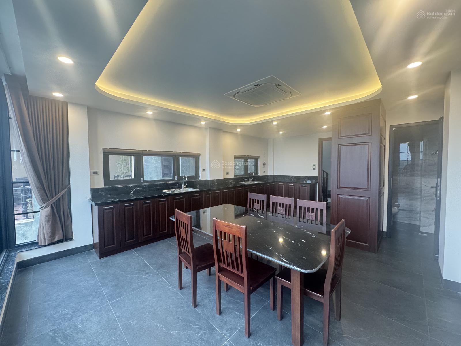 Chính chủ cần cho thuê gấp nhà mới xây xong phố Xuân Diệu - Tây Hồ view hồ DT: 55m2x7T để 2 ô tô T1