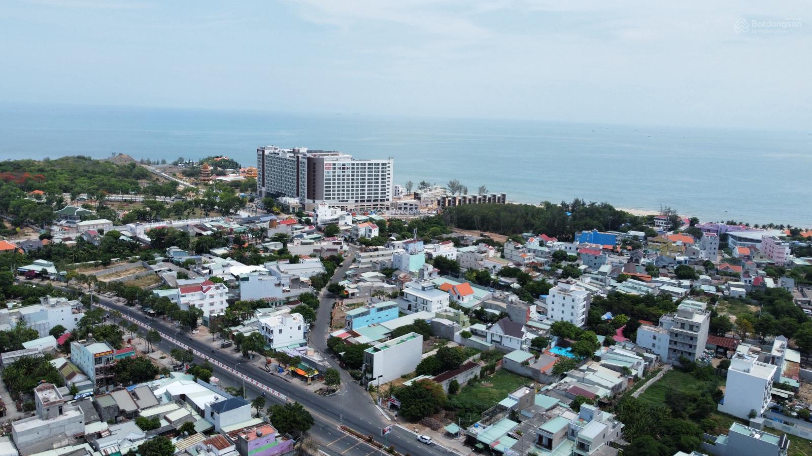 Giá siêu rẻ tại biển Cần bán đất trung tâm du lịch Long Hải mặt tiền đường nhựa rộng 40m