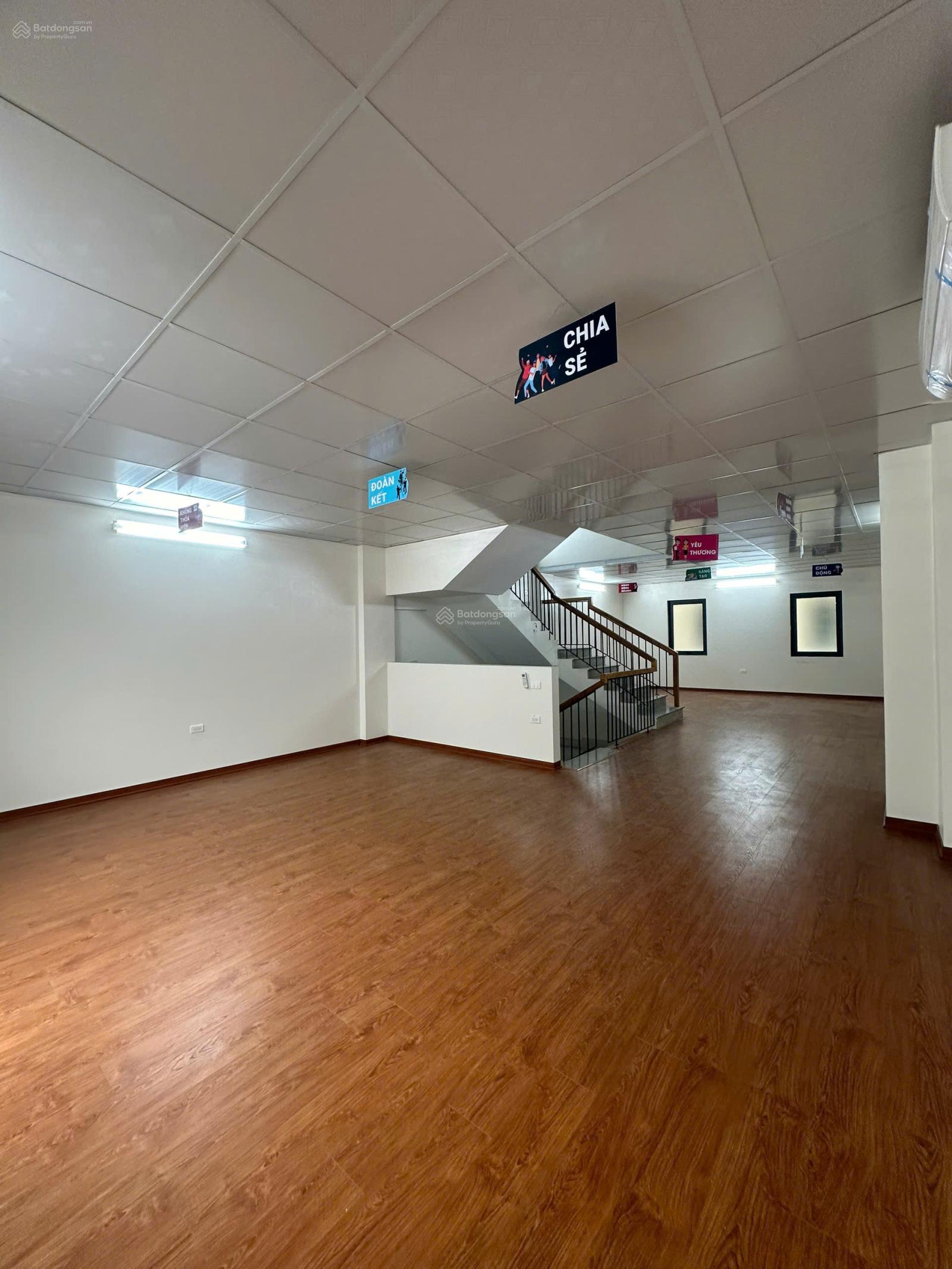 Cho thuê nhà riêng ngõ 214 Nguyễn Xiển, diện tích 93 m2 x 5 tầng, ngõ ô tô, nhà đẹp hiện đại Cho thuê nhà riêng ngõ 214 Nguyễn Xiển, diện tích 93 m2 x 5 tầng, ngõ ô tô, nhà đẹp hiện đại