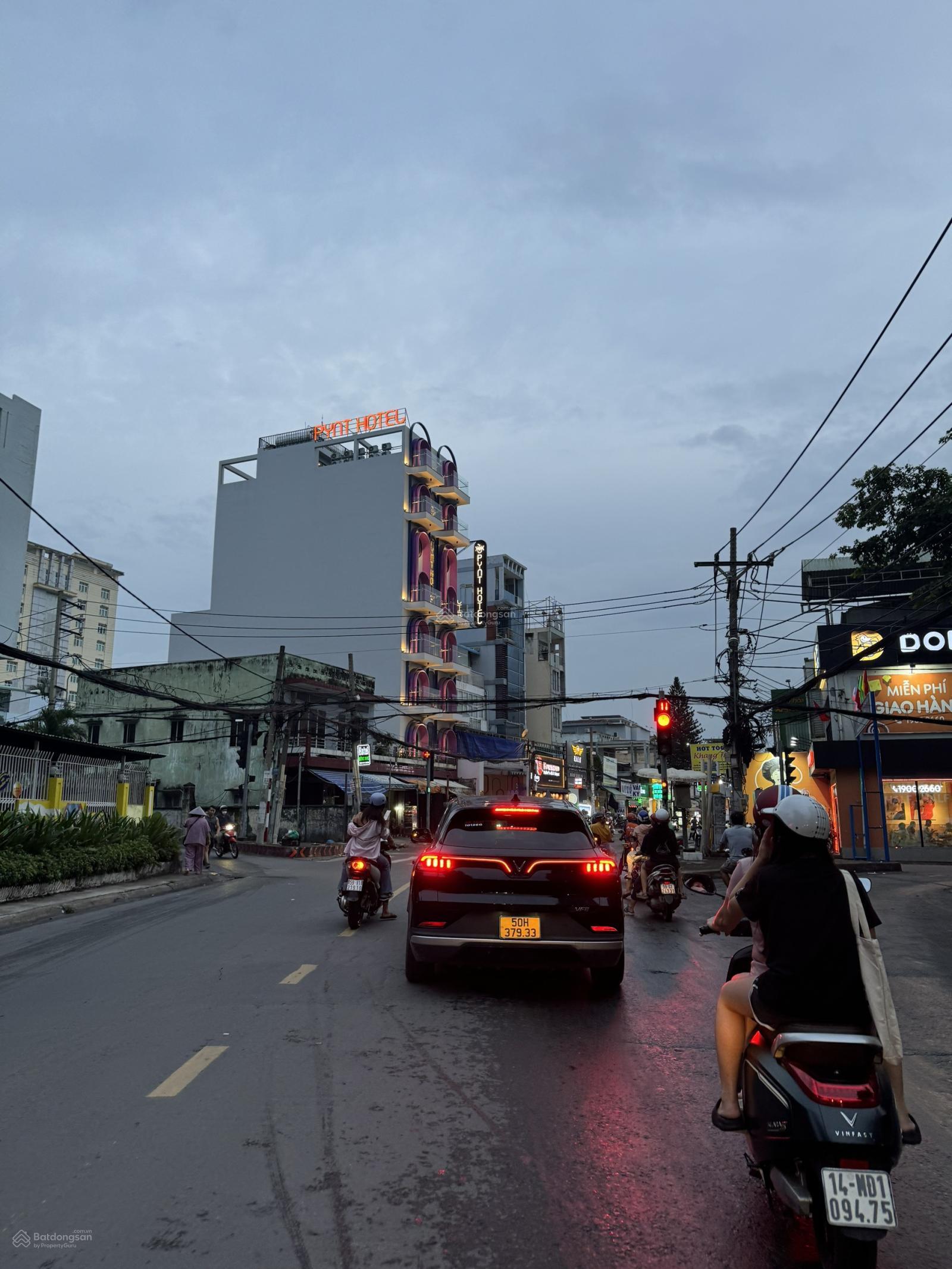 Cần bán gấp mặt tiền Thống Nhất, diện tích 5.2x25m, xây dựng 5 tầng + sân thượng