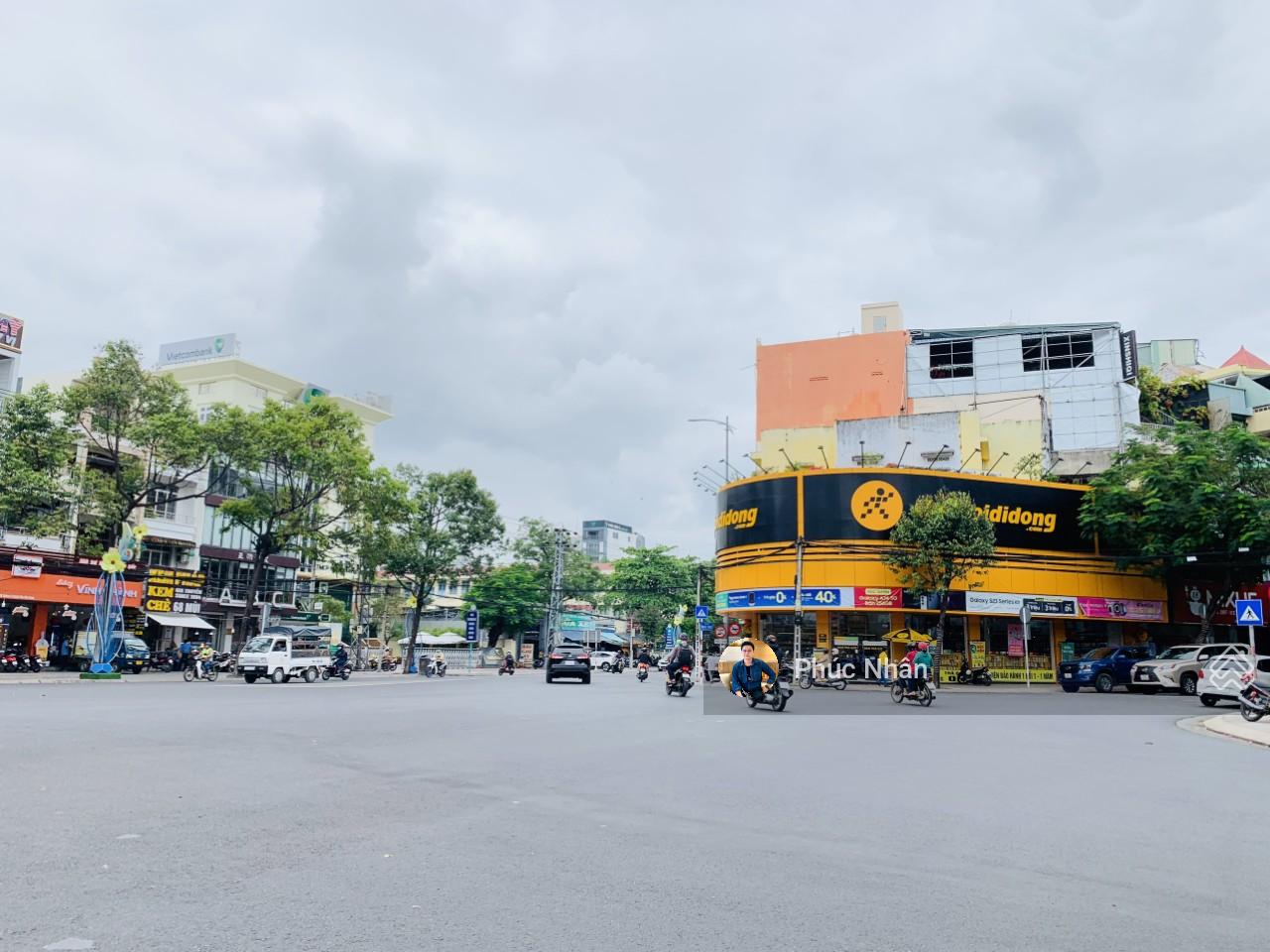 Tốt nhất quận 7! Tòa nhà mặt tiền Nguyễn Thị Thập (10x22m, 7 tầng) HĐT: 200 triệu/tháng - chỉ 39 tỷ