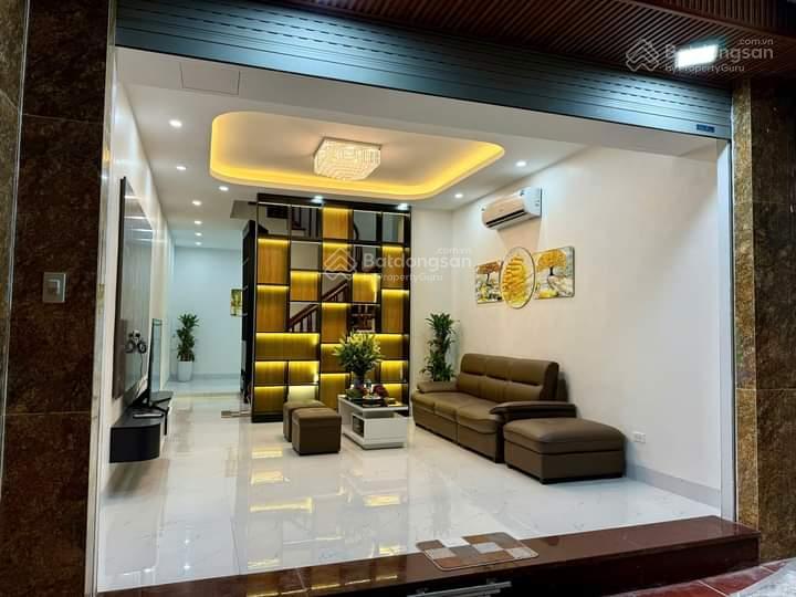 Phân lô! Hoàng Cầu - ngõ thông - 40m ô tô, ngõ 3m - trước nhà thoáng sáng, dân xây, MT 4m - 42m2x5T Phân lô! Hoàng Cầu - ngõ thông - 40m ô tô, ngõ 3m - trước nhà thoáng sáng, dân xây, MT 4m - 42m2x5T