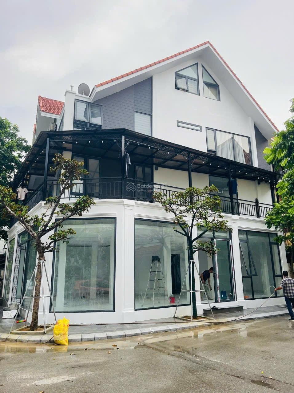 Bán gấp trong 10 ngày, biệt thự tiểu KĐT Nam La Khê, lô góc 3 mặt tiền, kinh doanh bất chấp 126m2