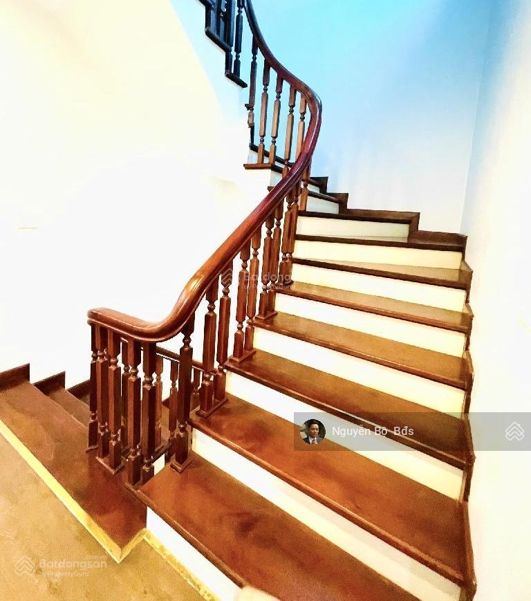 Vị trí kinh doanh, bán biệt thự đơn lập Việt Hưng. DT 234m2 x 13m. Vỉa hè, ô tô đỗ. Giá 46tỷ