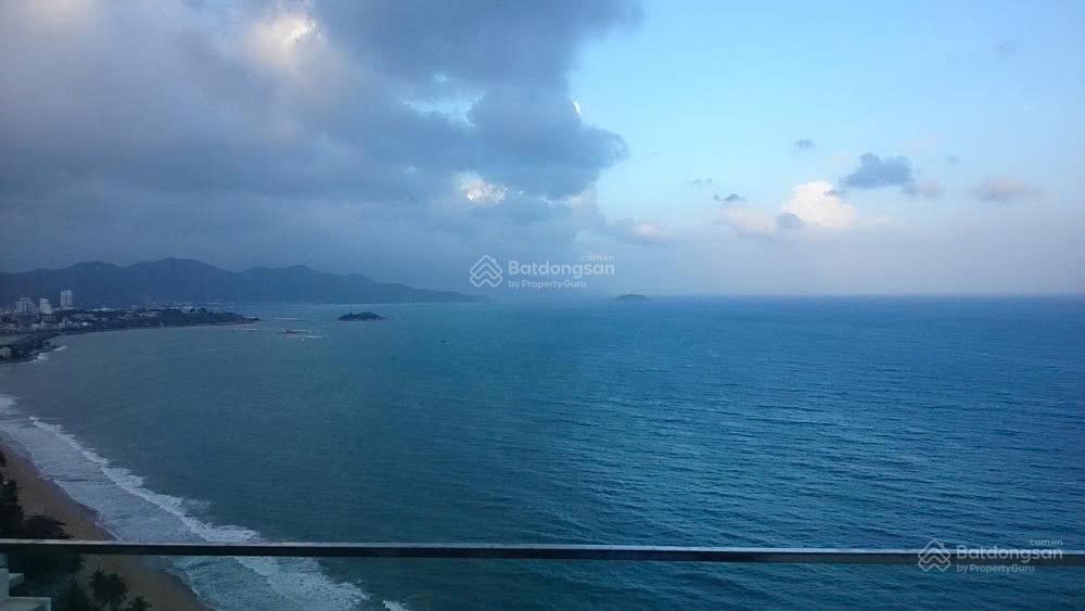 Bán căn hộ vip trọn mặt tiền biển tại The Costa Nha Trang, giá 26.2 tỷ