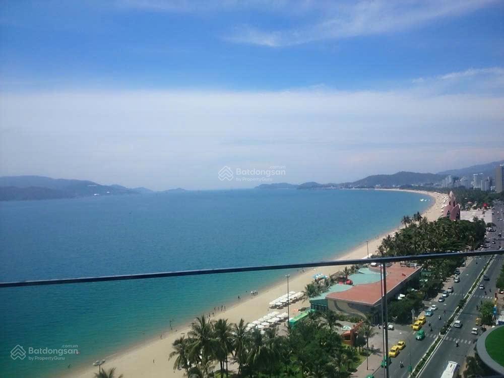 Bán căn hộ vip trọn mặt tiền biển tại The Costa Nha Trang, giá 26.2 tỷ