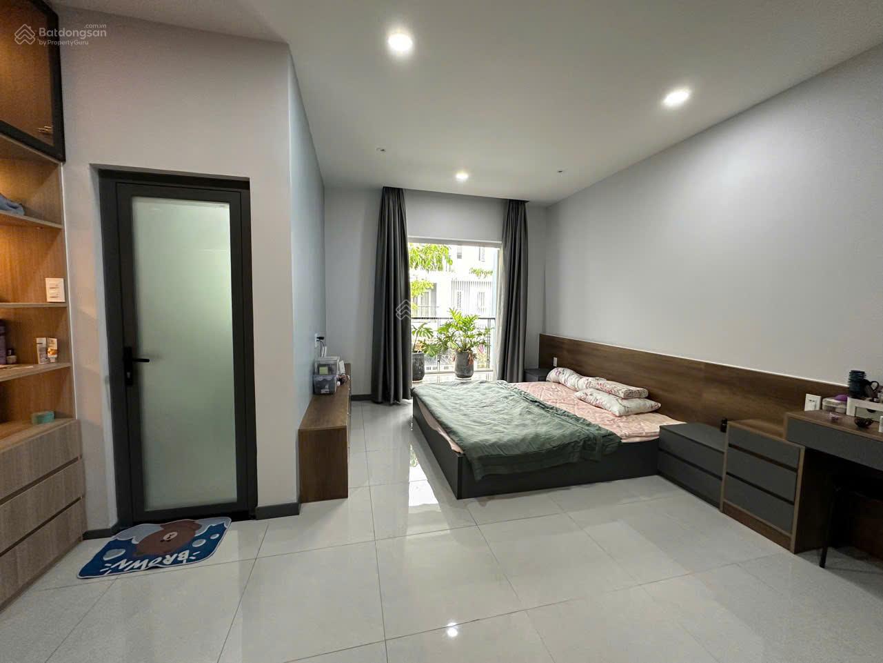 Bán nhà phố Mega Village, 5x15m, nội thất mới, đẹp, hiện đại, giá 8 tỷ, sổ hồng