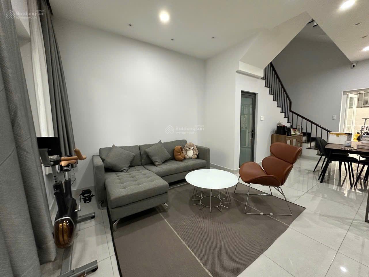 Bán nhà phố Mega Village, 5x15m, nội thất mới, đẹp, hiện đại, giá 8 tỷ, sổ hồng